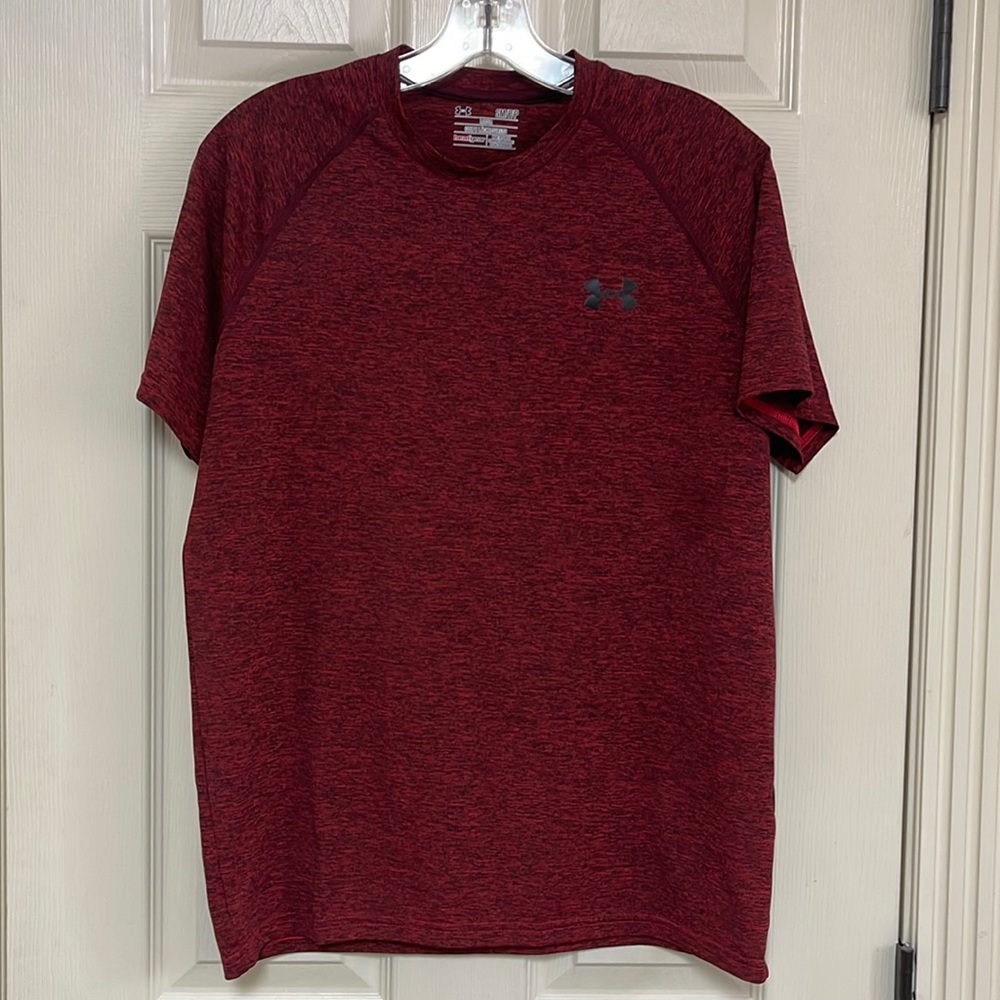 Under Armour Mens top size small great condition!